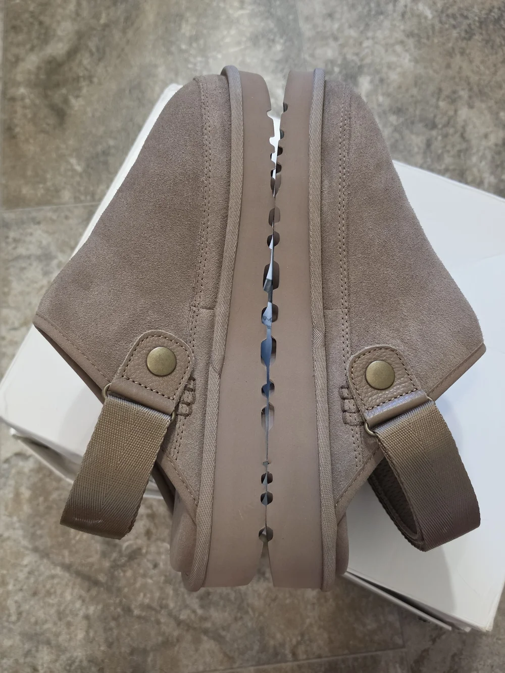 UGG taupe neutral